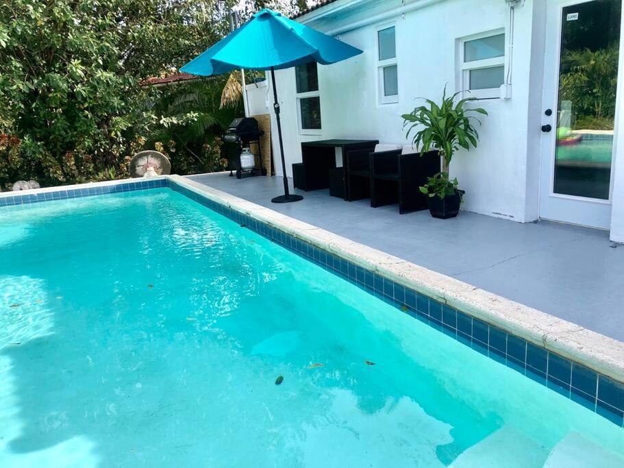 House With Pool, 10 Mins Drive To The Beach! Villa Miami Shores Kültér fotó